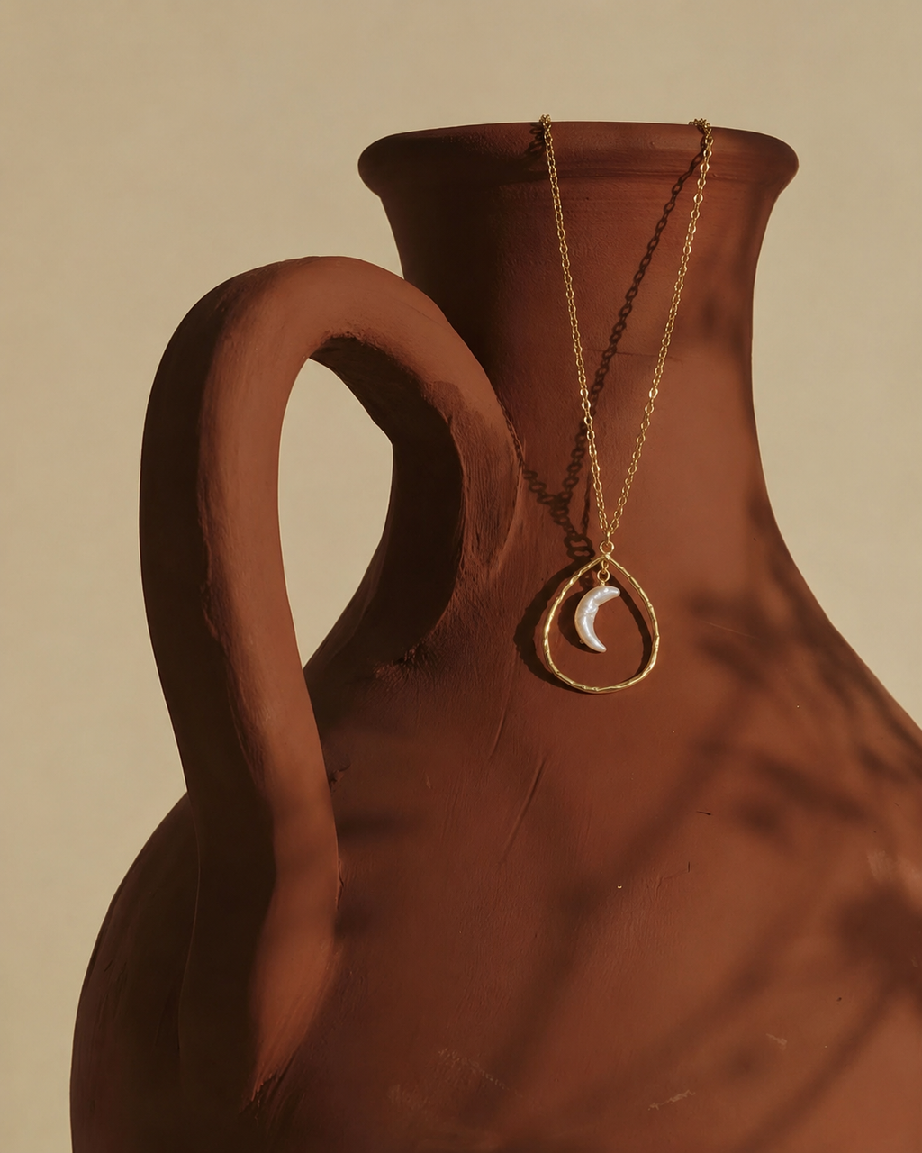 Lluna Pearl Necklace
