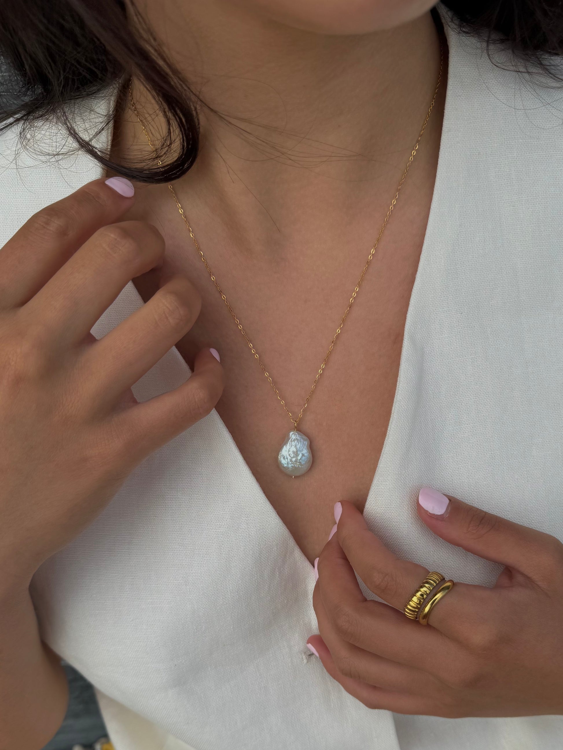 Vellutata Drop Pearl Necklace