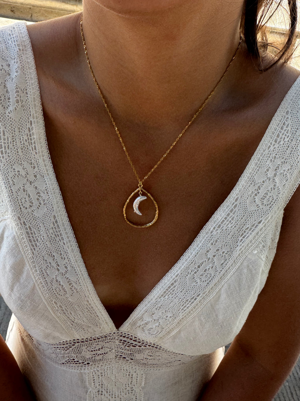 Lluna Pearl Necklace